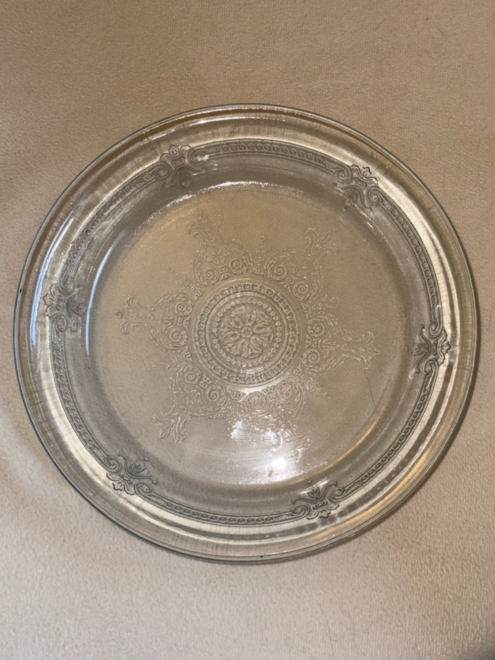 Clear Glass Decorative Dinner Plate - Transparent